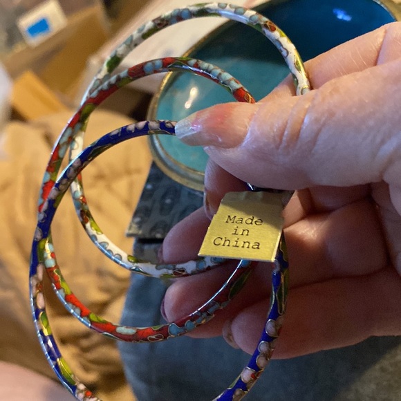 Vintage Cloisonne Covered Round Trinket Box Brass Painted Enamel Cherry Blossom - Picture 9 of 9